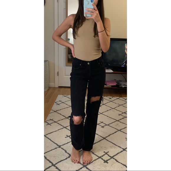 Abercrombie & Fitch Denim - Abercrombie and Fitch The ‘90s Straight Low Rise Jean